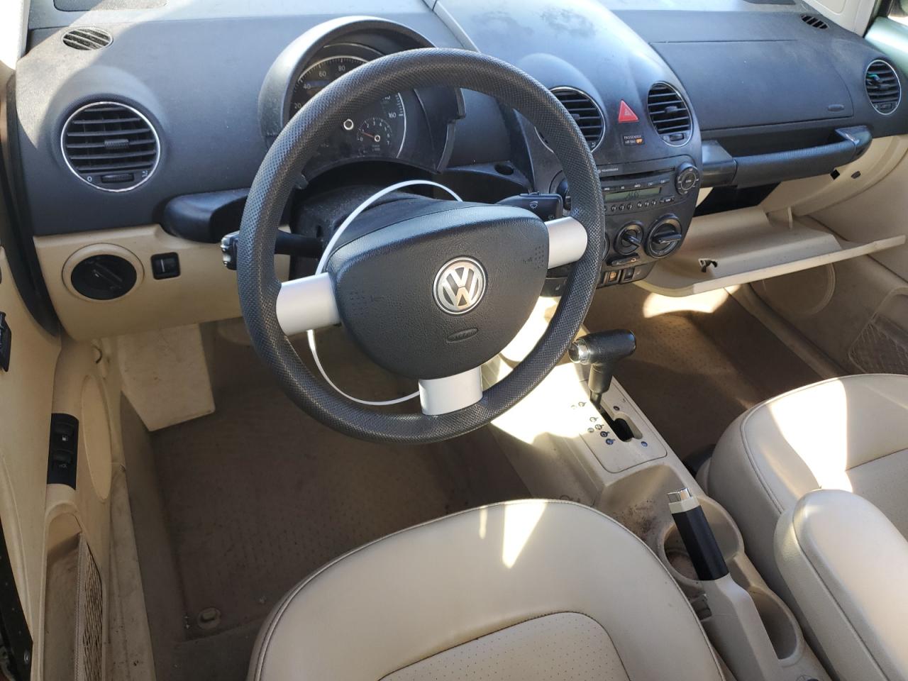 2006 Volkswagen Beetle - Image 8