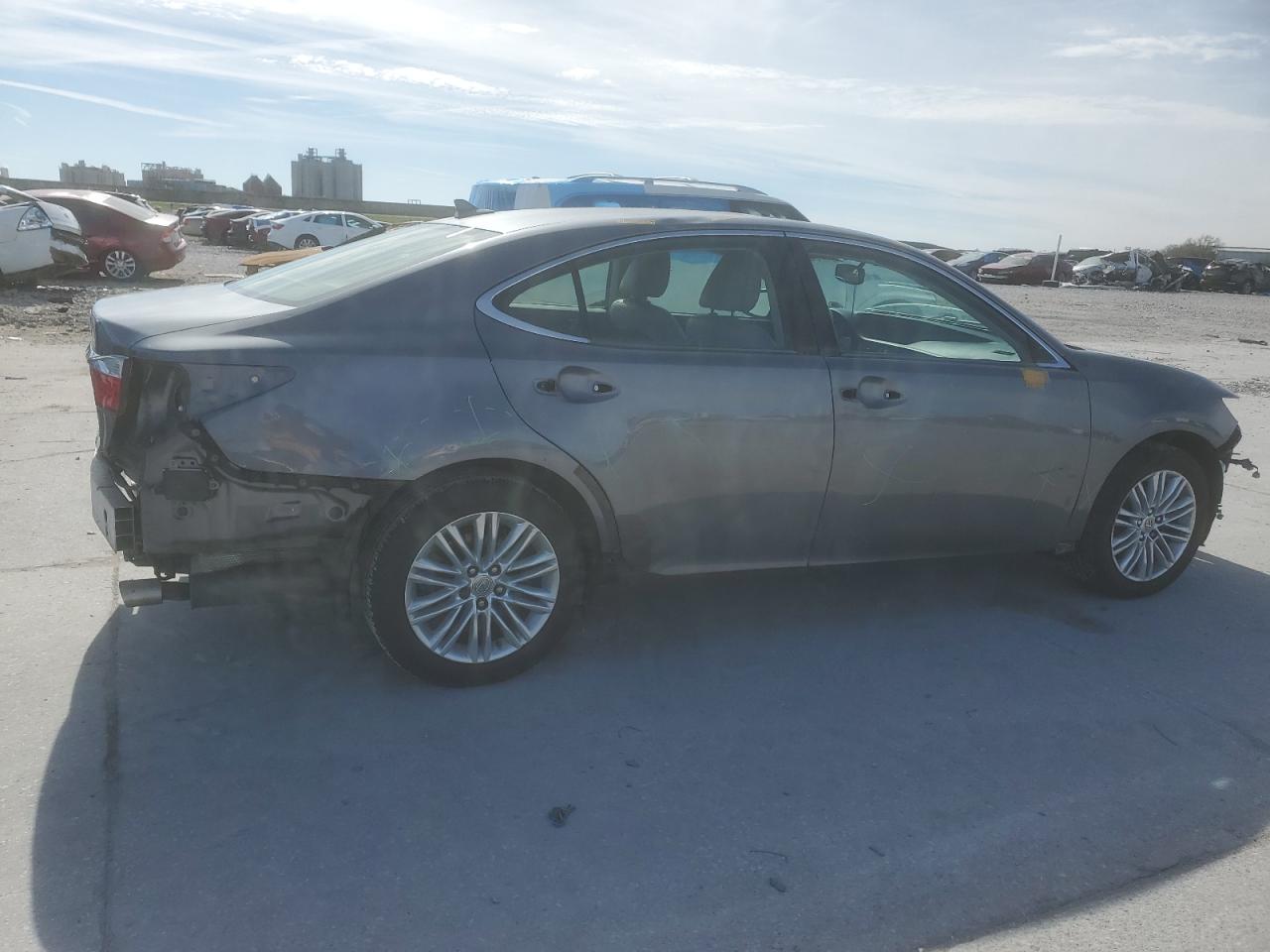 2014 Lexus ES - Image 3