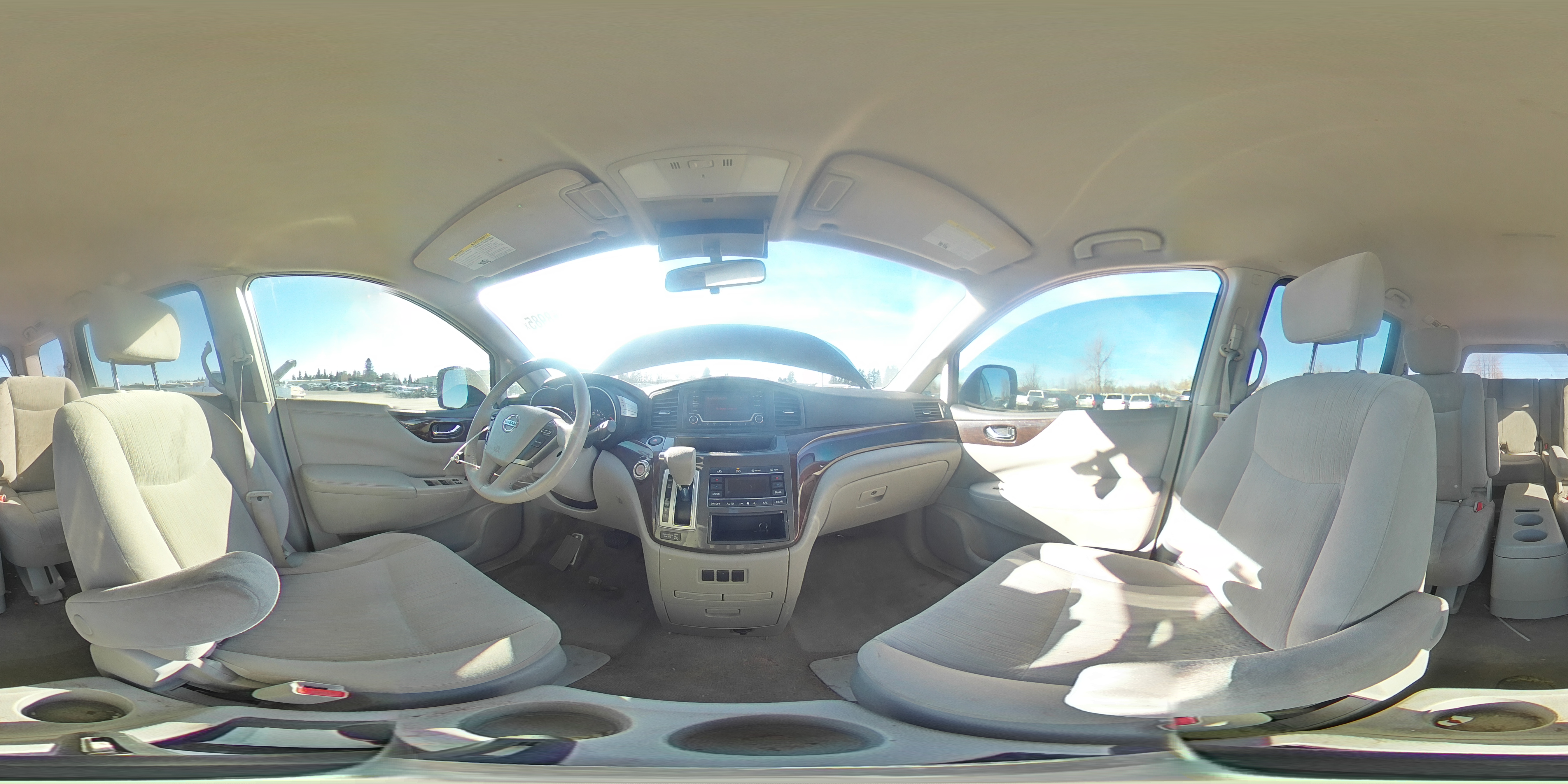 2015 Nissan Quest - Image 13
