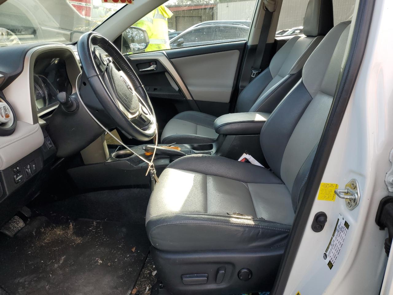 2014 Toyota RAV 4 - Image 7