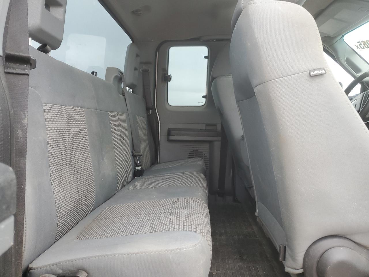 2011 Ford F250 - Image 10