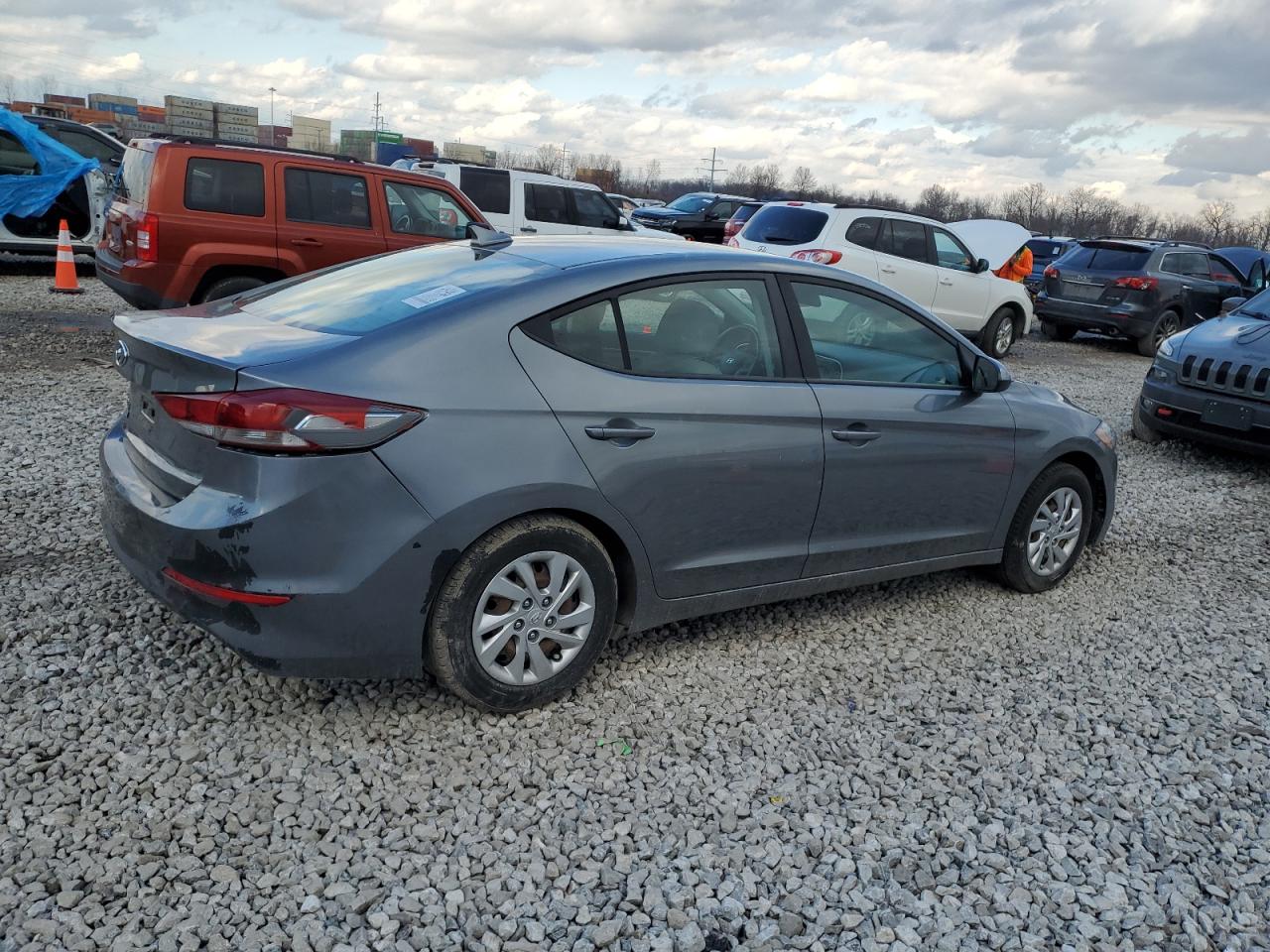 2017 Hyundai Elantra - Image 3
