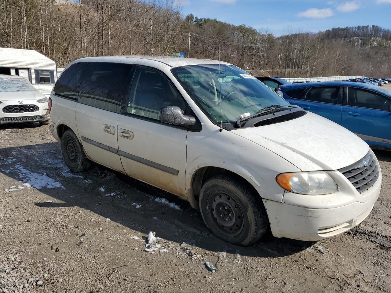 2006 Chrysler Town & Country - Image 4