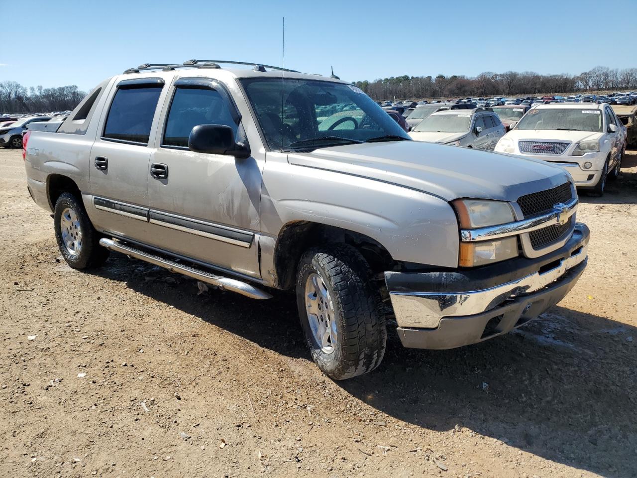 2004 Chevrolet Avalanche - Image 4