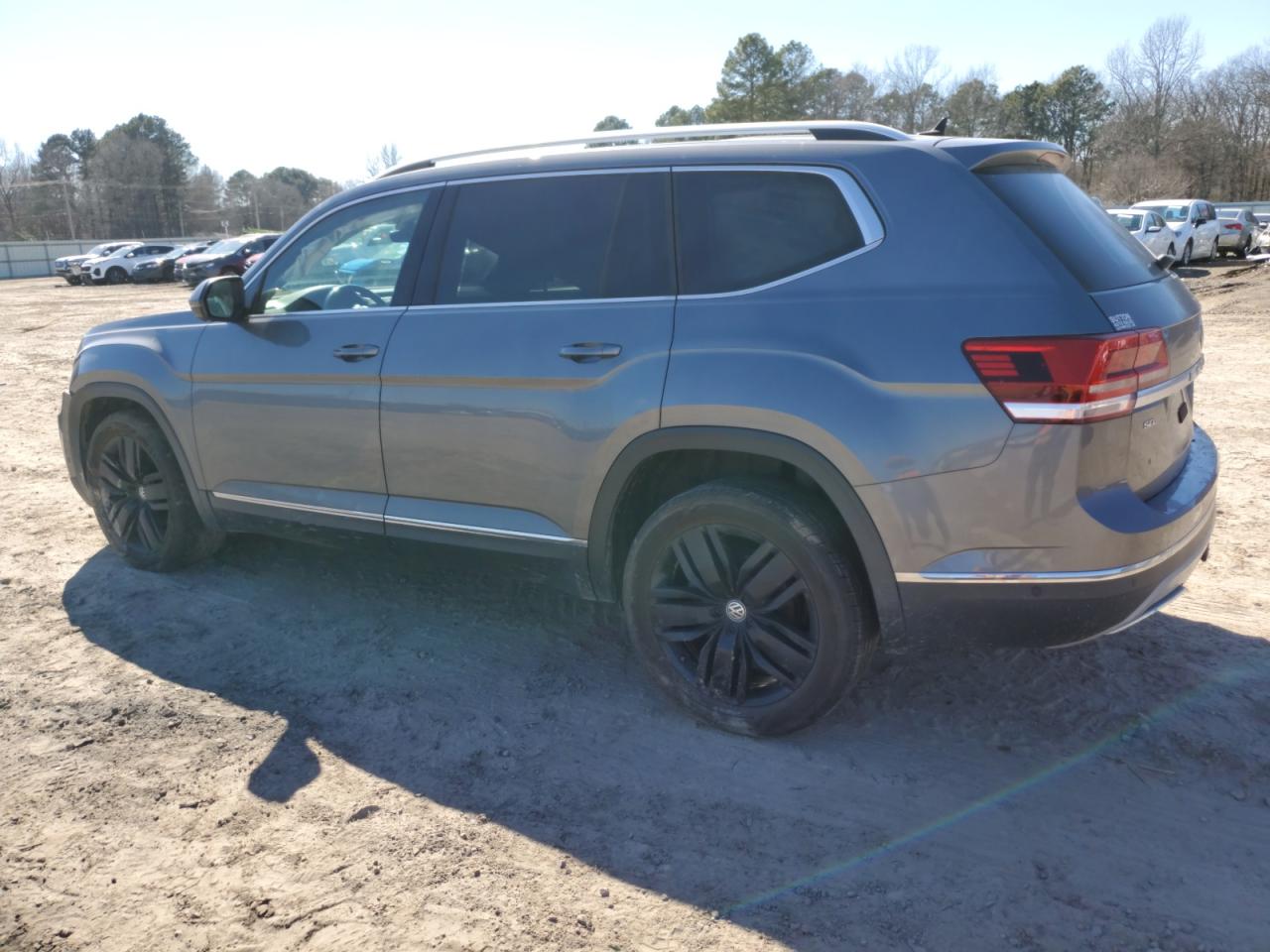 2018 Volkswagen Atlas - Image 2