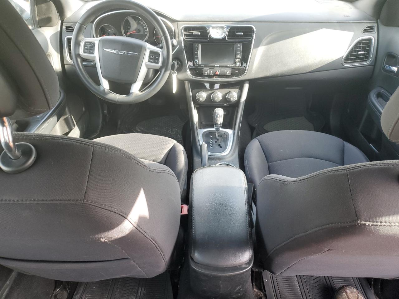 2014 Chrysler 200 - Image 8