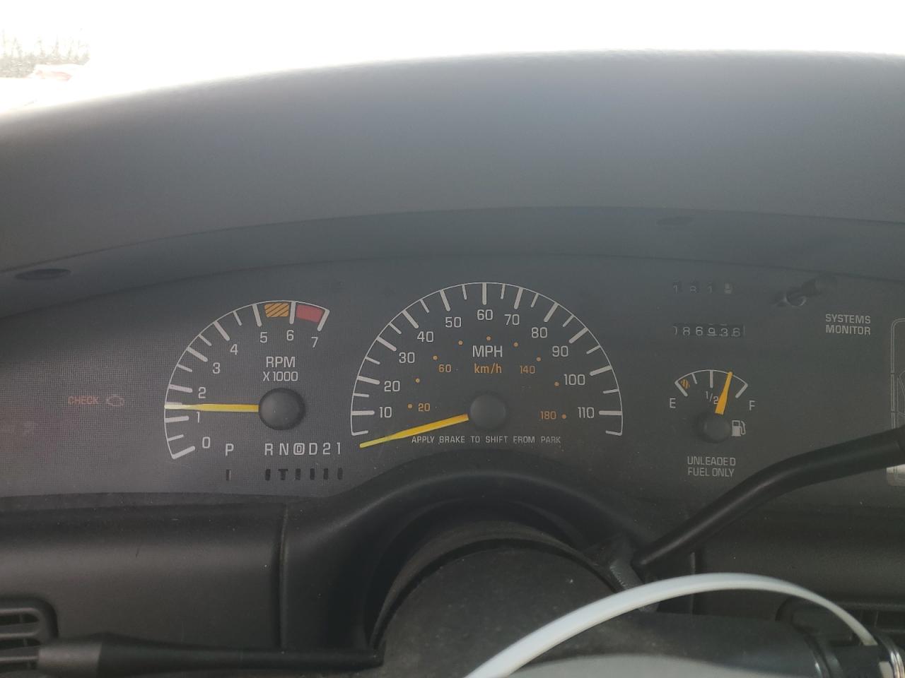 1997 Pontiac Bonneville - Image 9