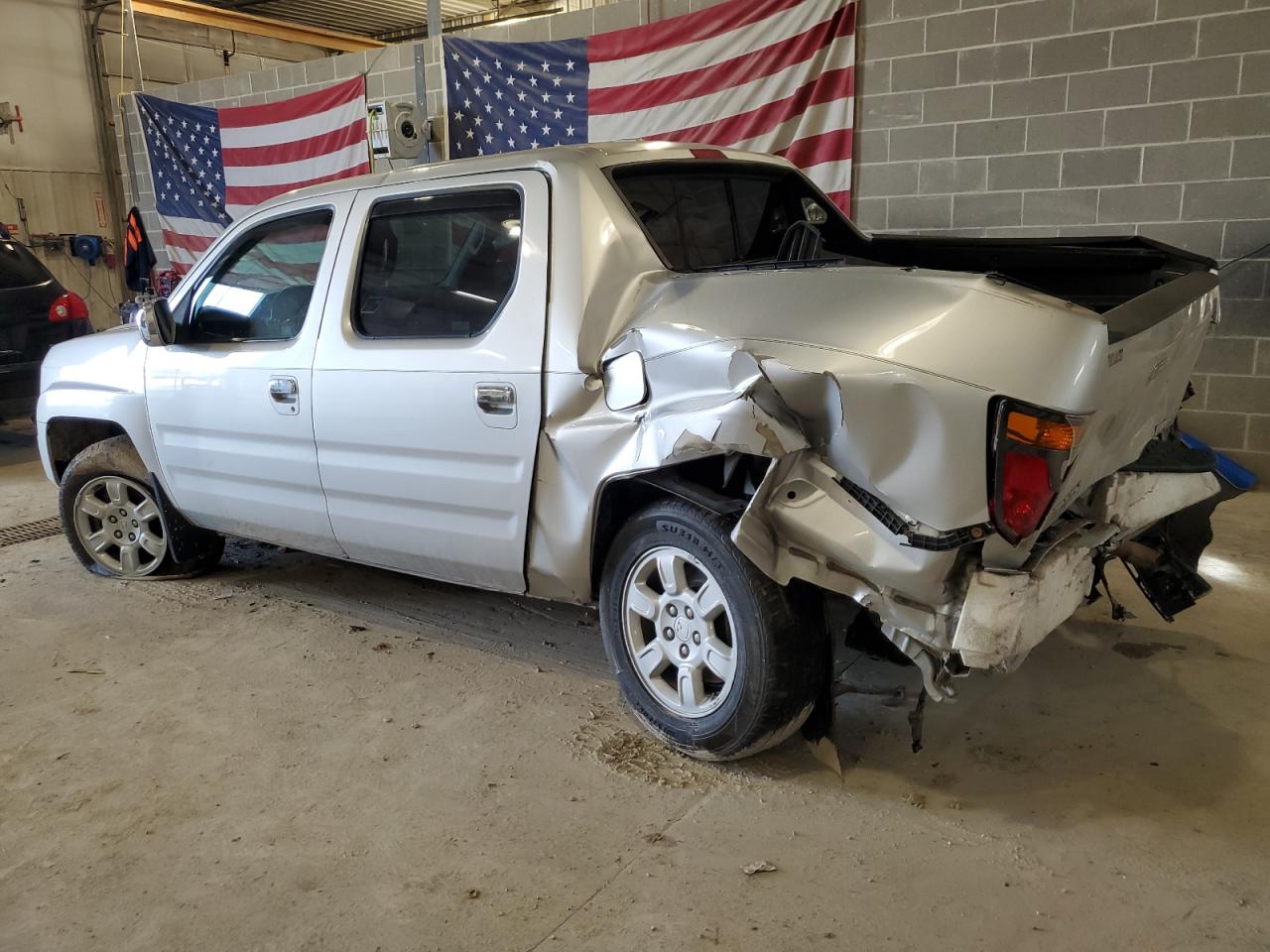 2006 Honda Ridgeline - Image 2