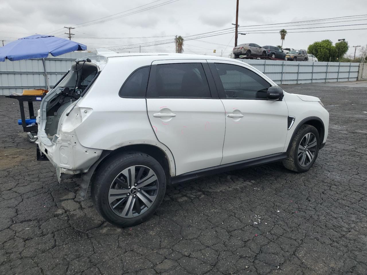 2021 Mitsubishi Outlander - Image 3