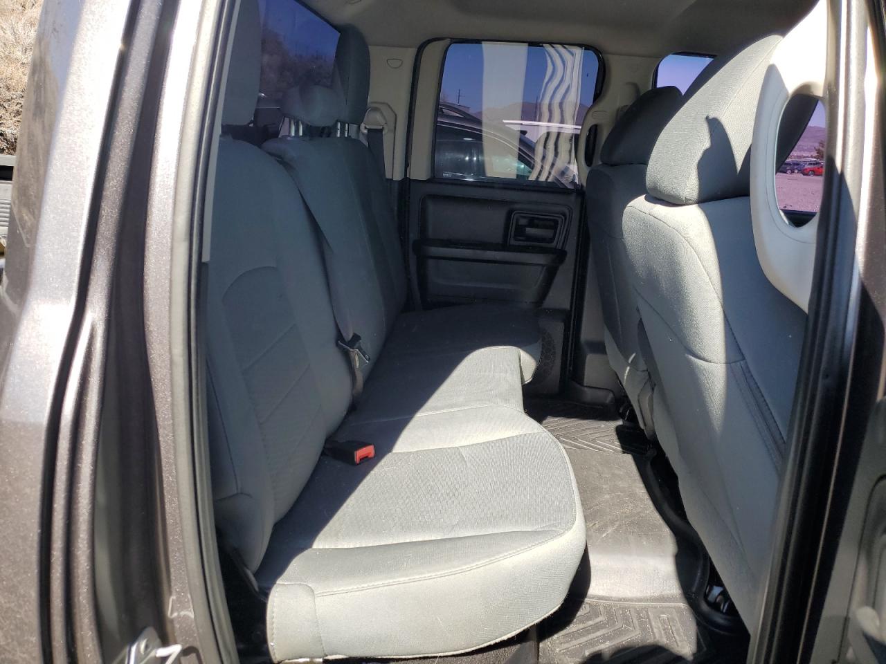 2016 RAM 1500 - Image 10
