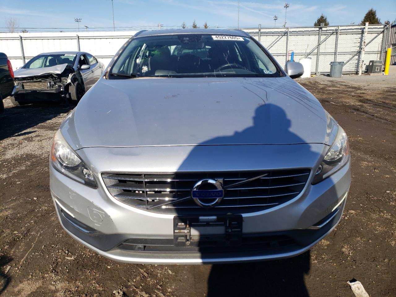 2017 Volvo V60 - Image 5