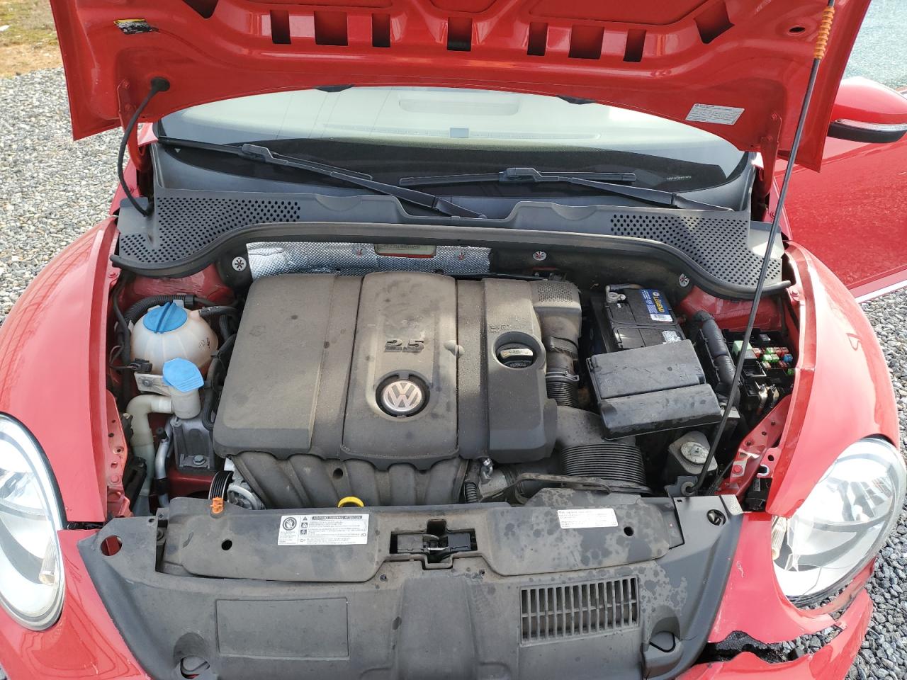 2013 Volkswagen Beetle - Image 11