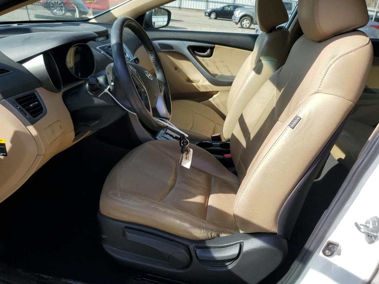 2011 Hyundai Elantra - Image 7