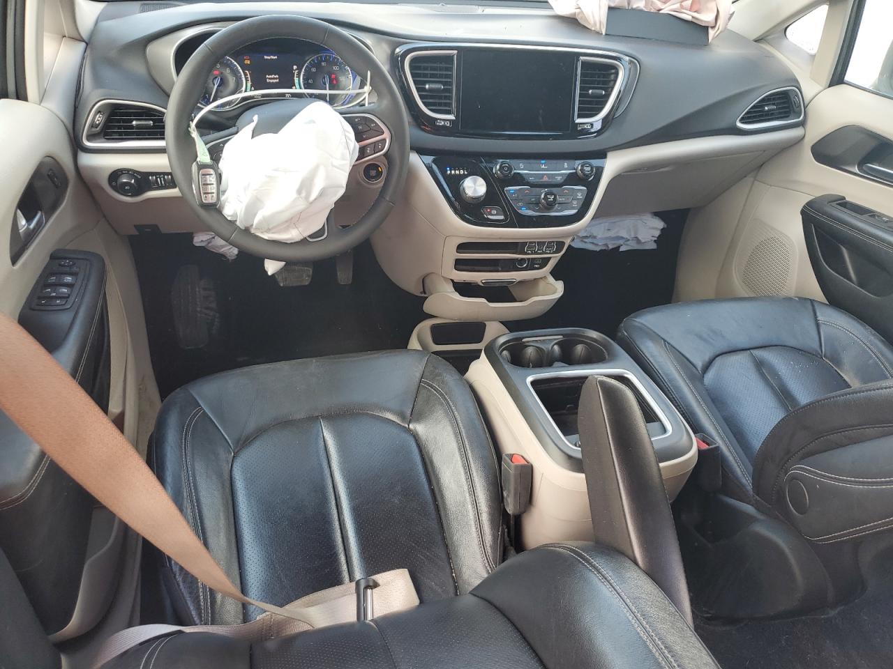 2022 Chrysler Pacifica - Image 8