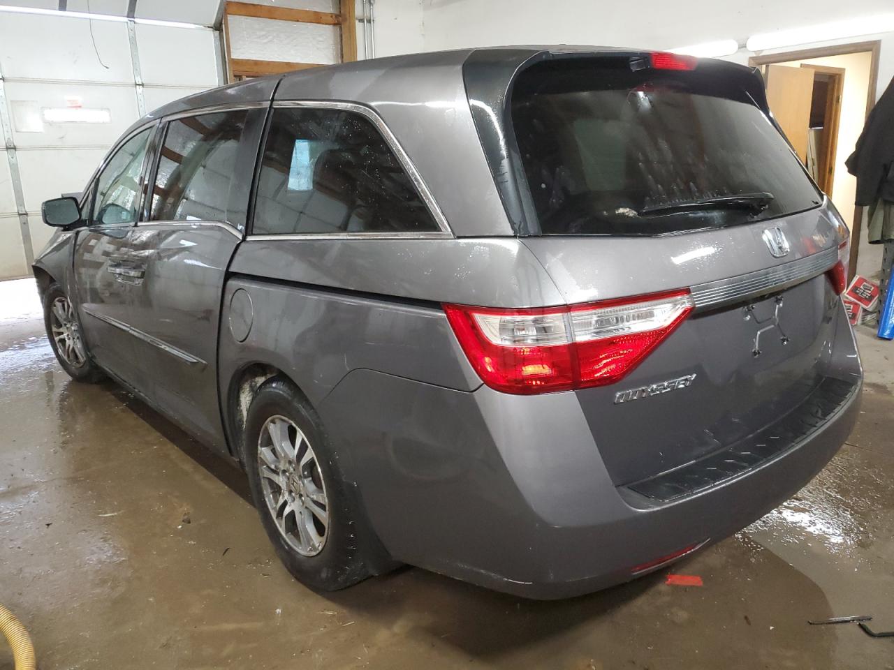 2011 Honda Odyssey - Image 2