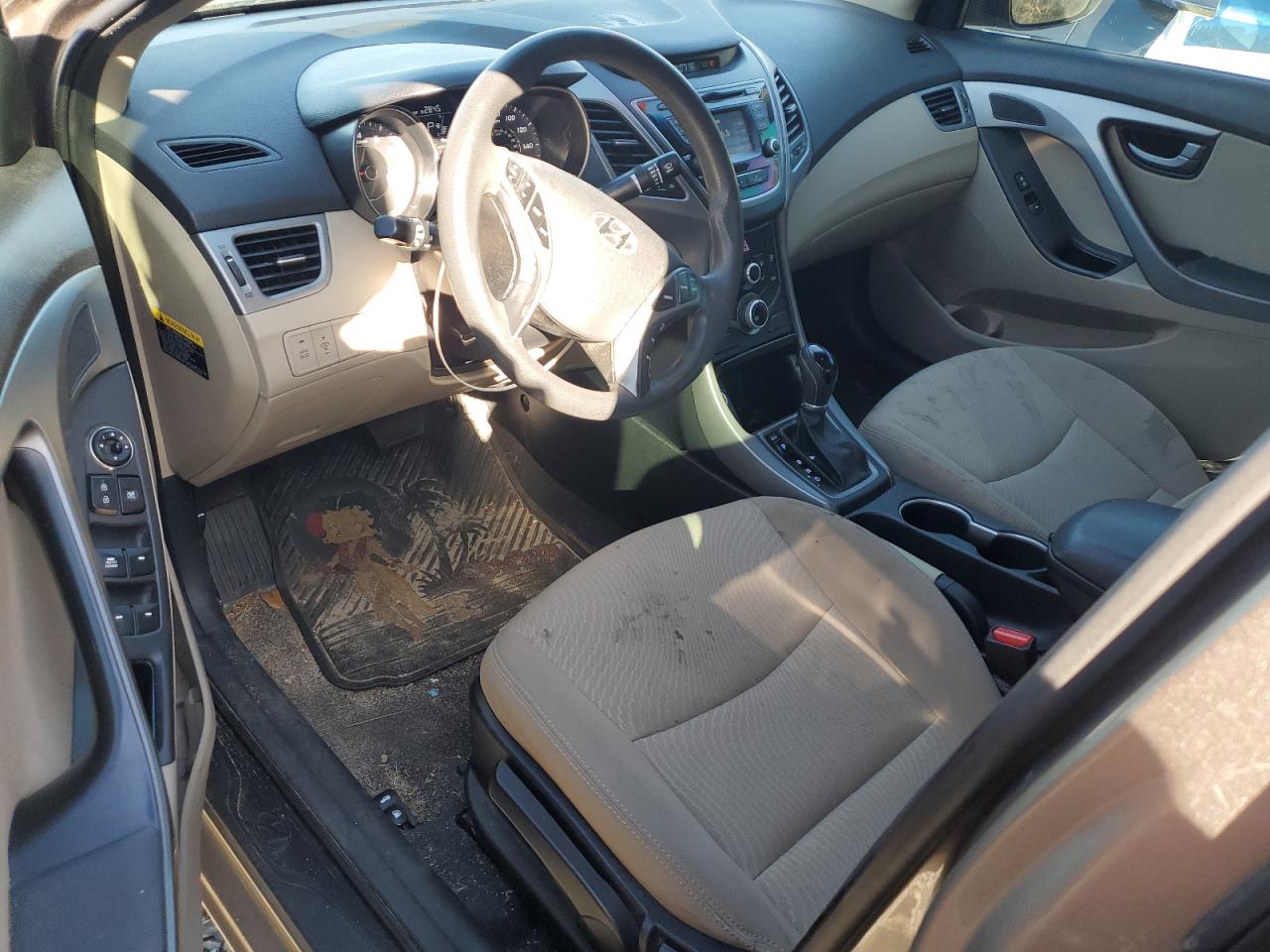 2014 Hyundai Elantra - Image 8