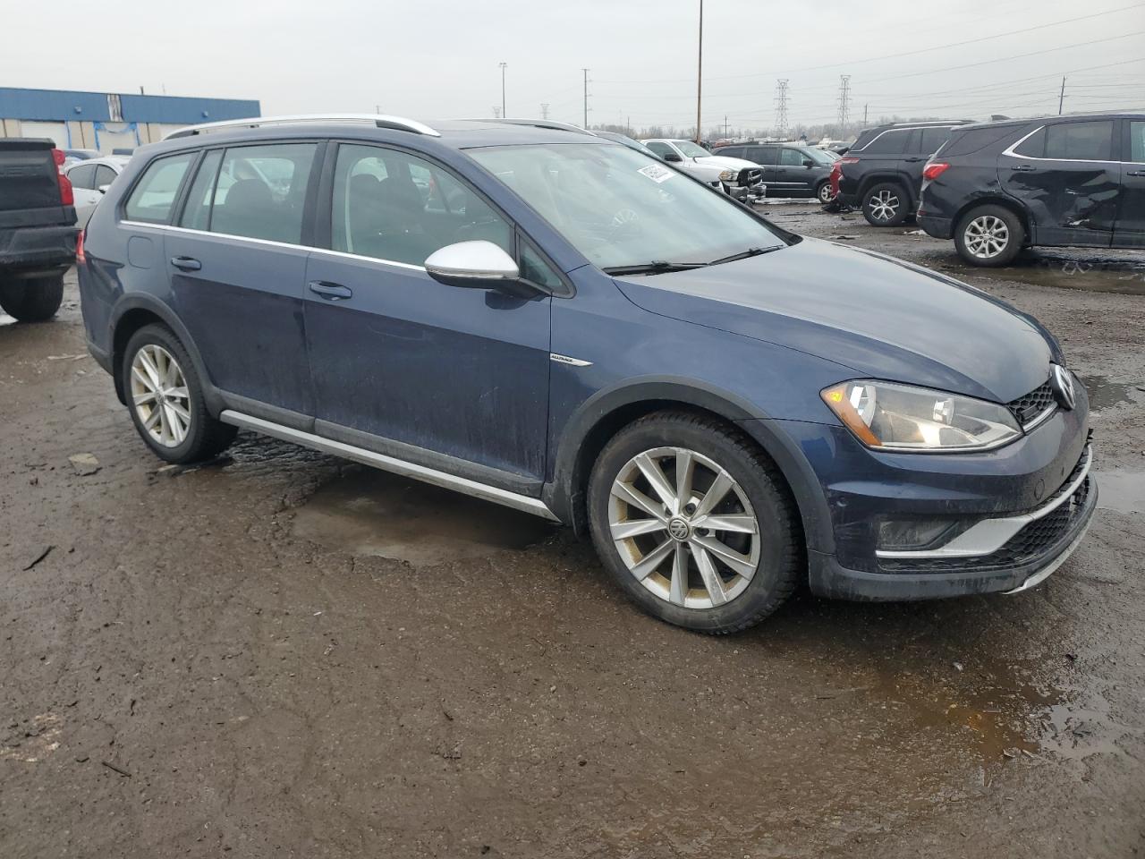 2017 Volkswagen Golf - Image 4