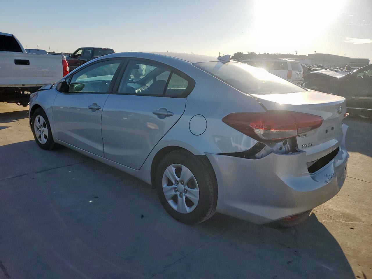 2018 Kia Forte - Image 2