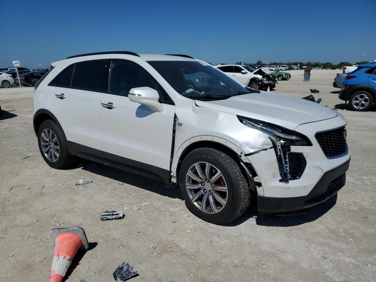 2021 Cadillac XT4 - Image 4