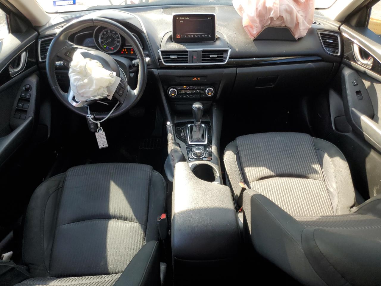 2016 Mazda 3 - Image 8