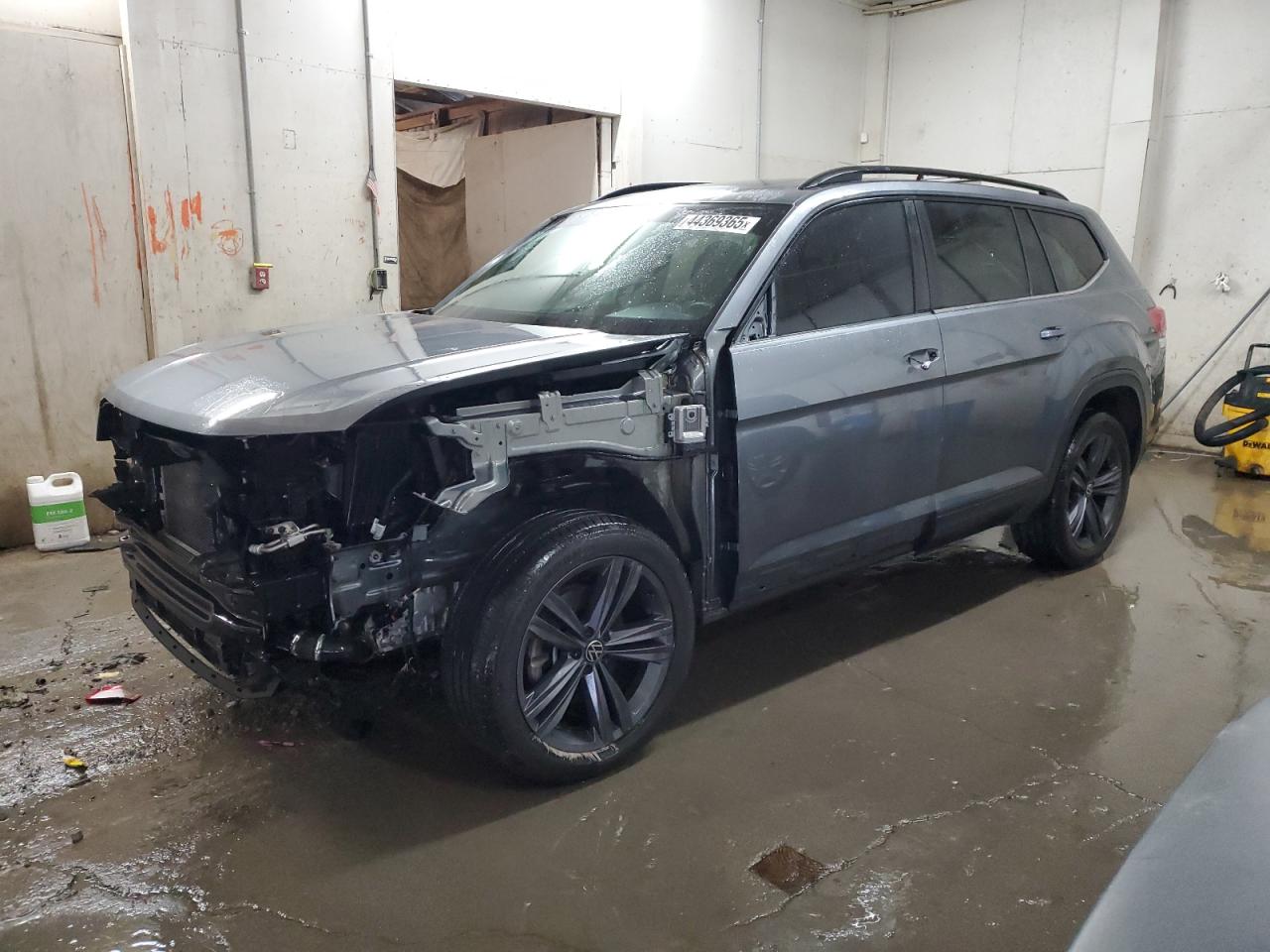 2021 Volkswagen Atlas - Image 1