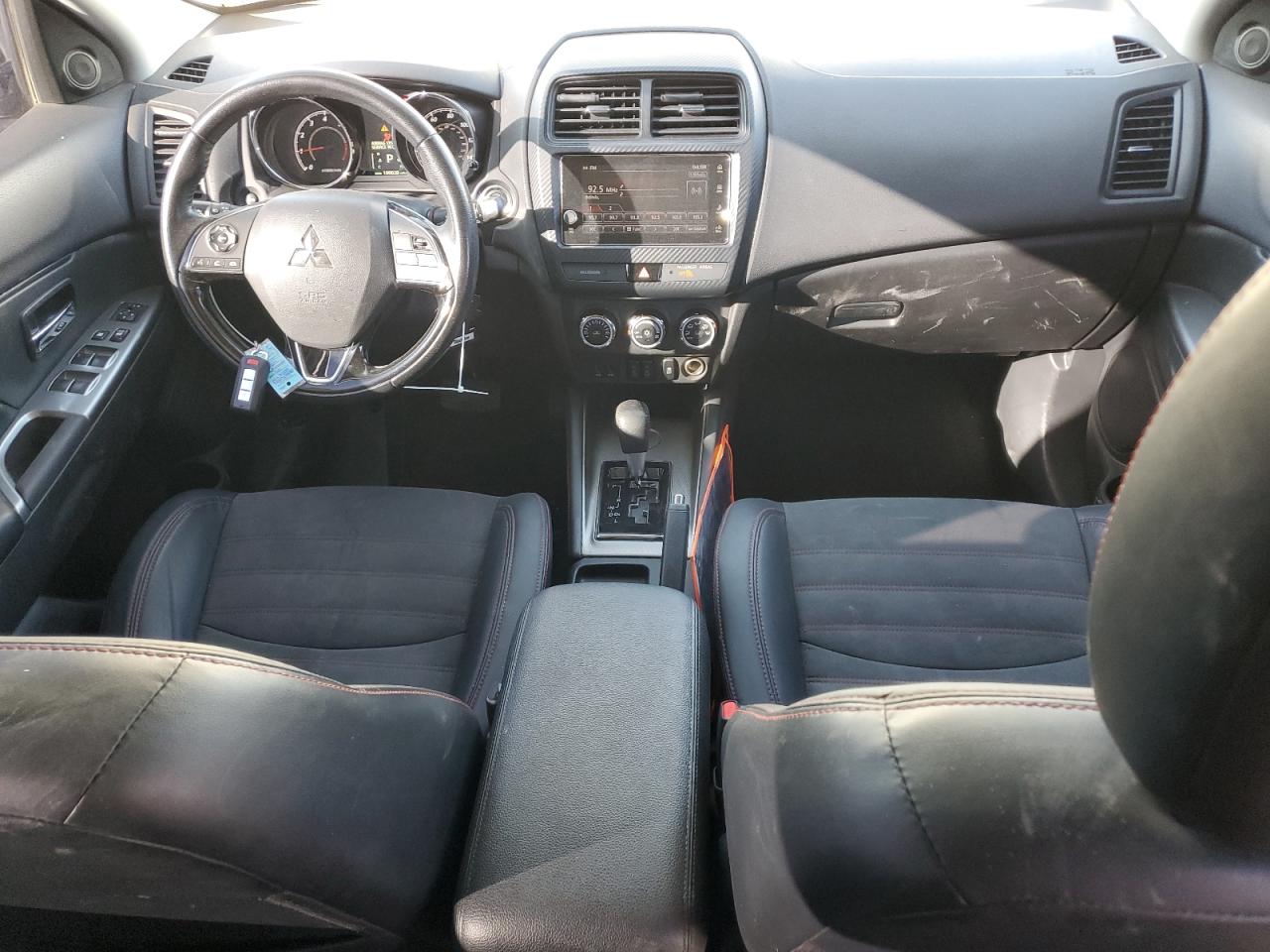 2018 Mitsubishi Outlander - Image 8