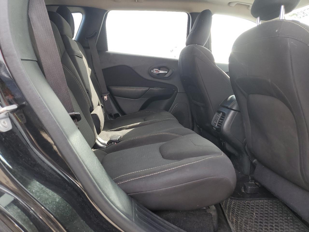 2016 Jeep Grand Cherokee - Image 11