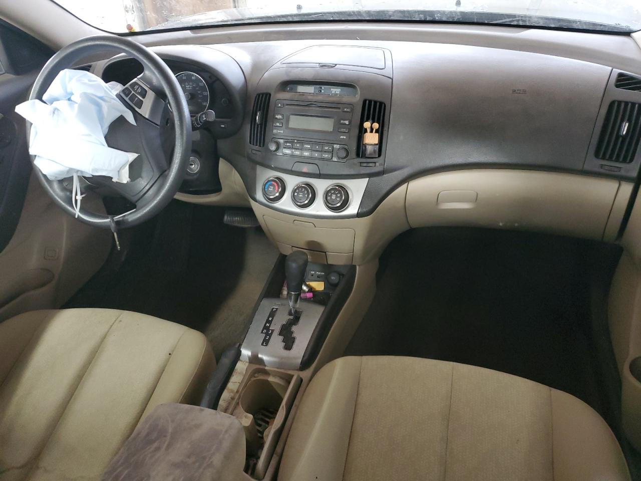 2010 Hyundai Elantra - Image 8