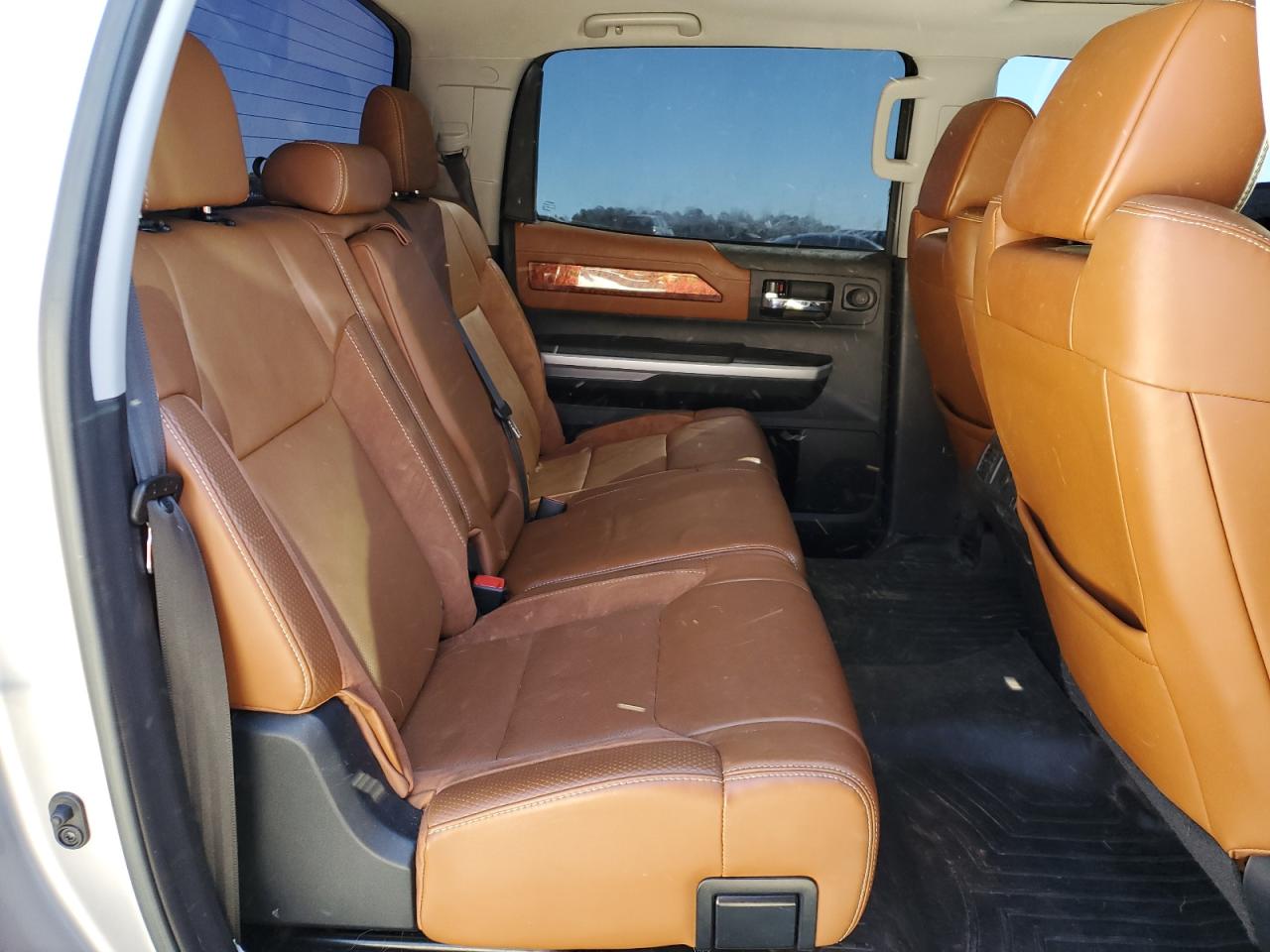 2017 Toyota Tundra - Image 10