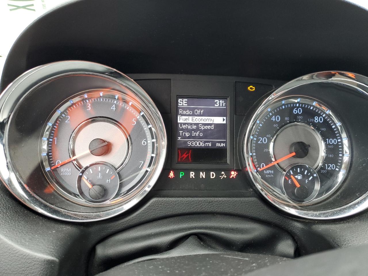 2014 Chrysler Town & Country - Image 9