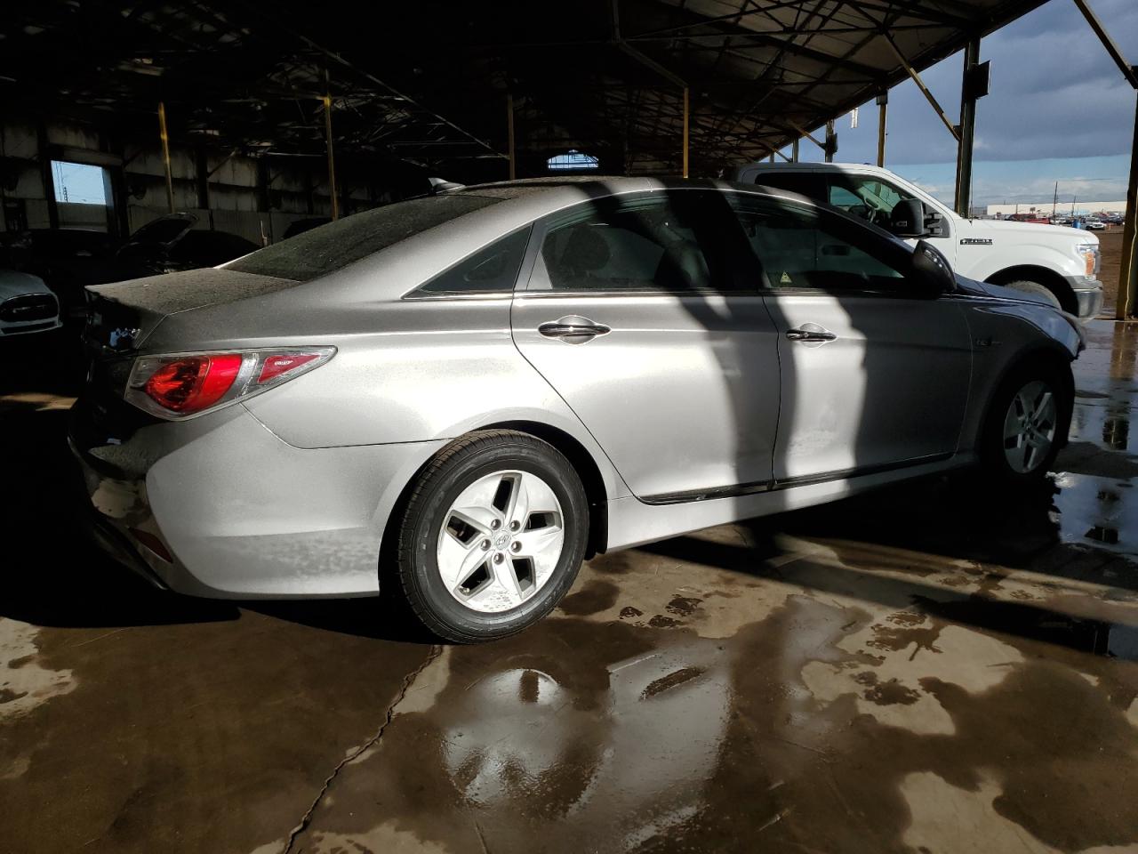2012 Hyundai Sonata - Image 3