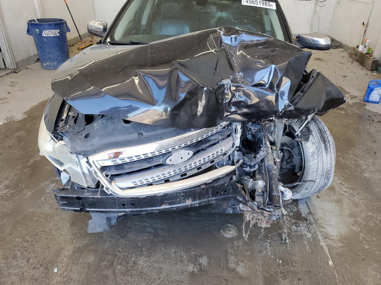 2011 Ford Taurus - Image 11