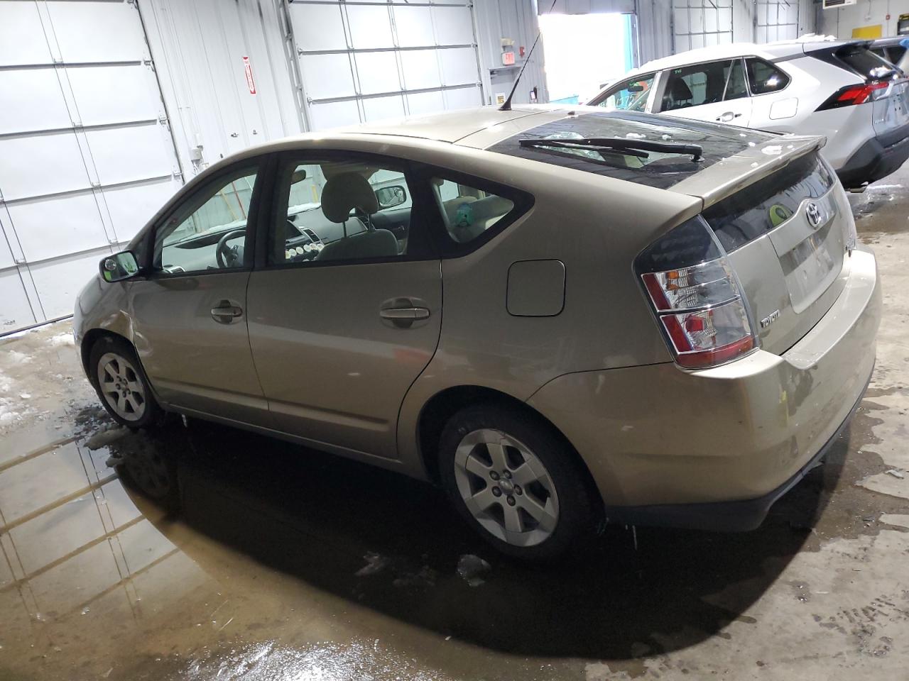 2005 Toyota Prius - Image 2