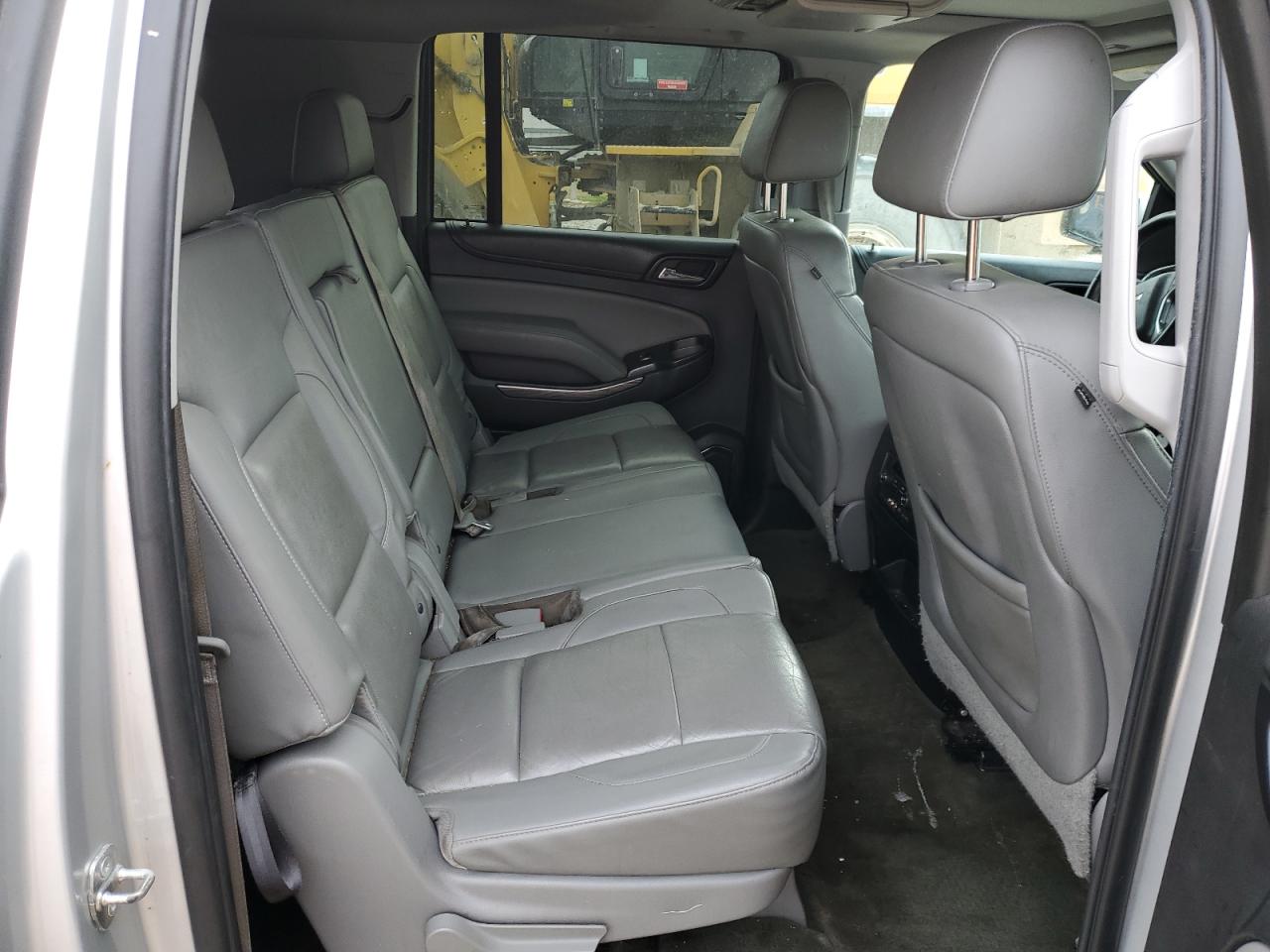 2015 Chevrolet Suburban - Image 11
