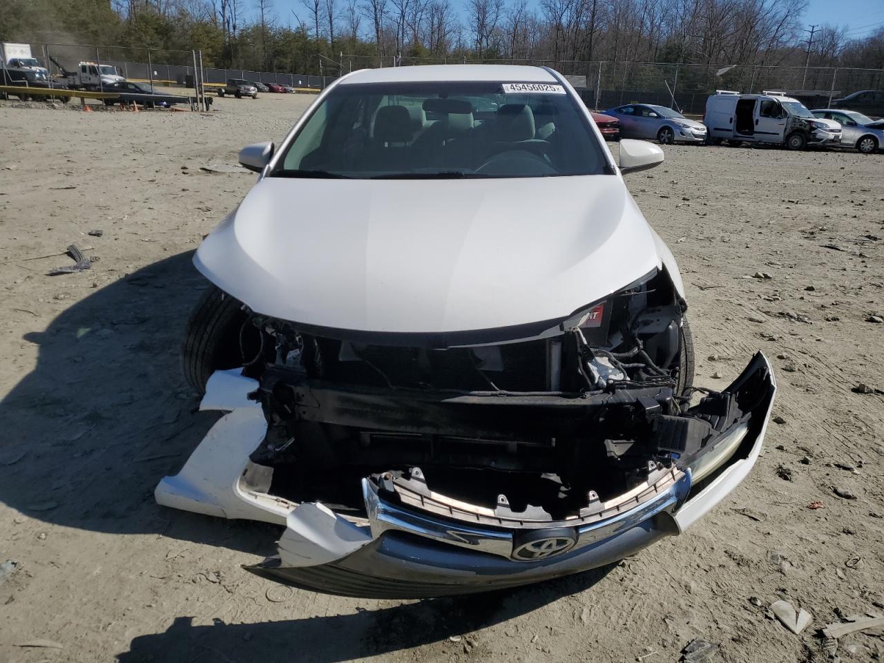2016 Toyota Camry - Image 5