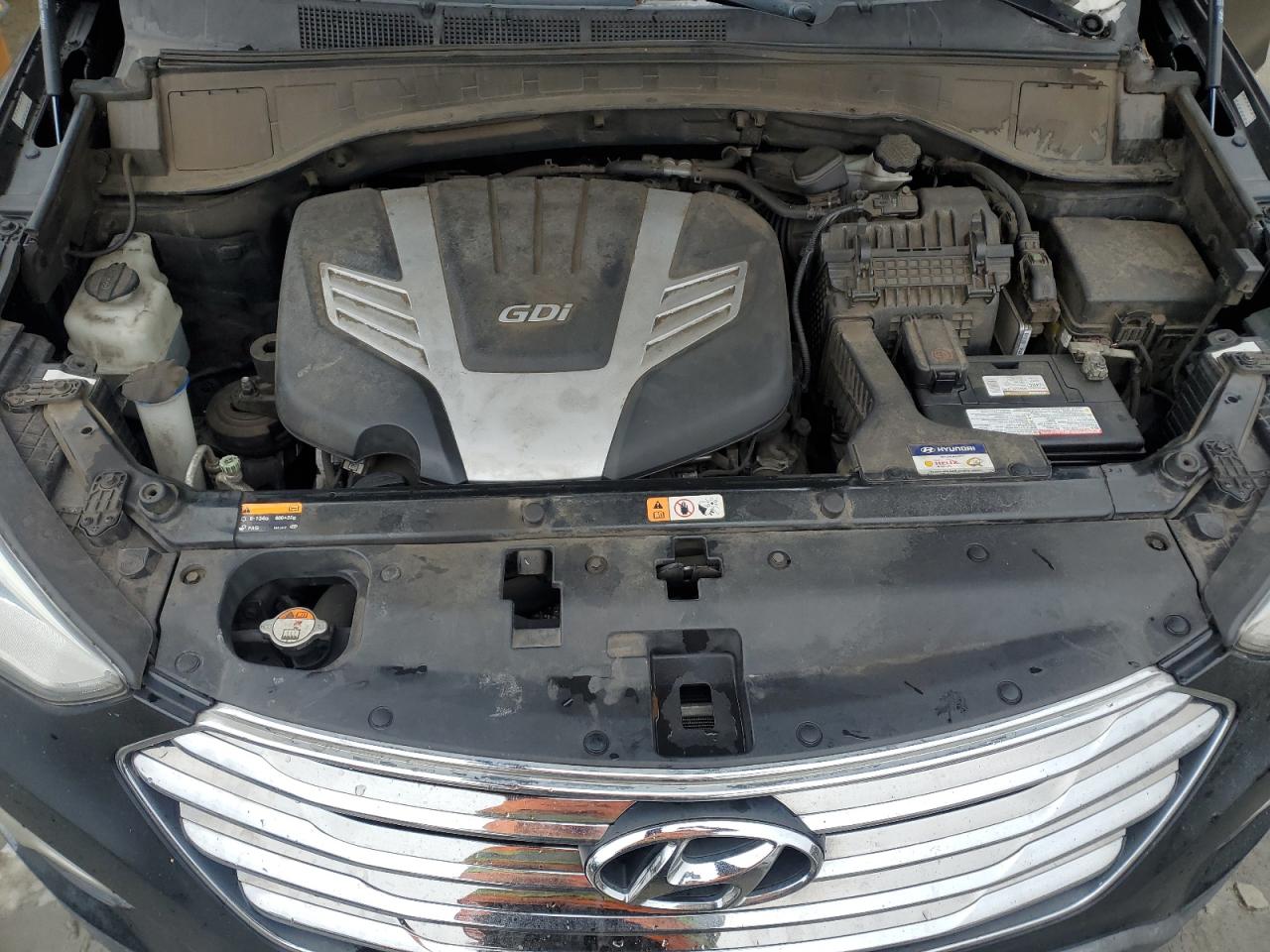 2016 Hyundai Santa Fe - Image 12