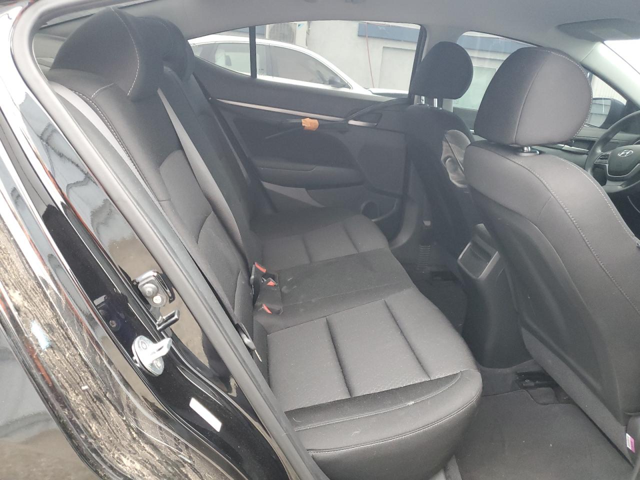 2018 Hyundai Elantra - Image 10