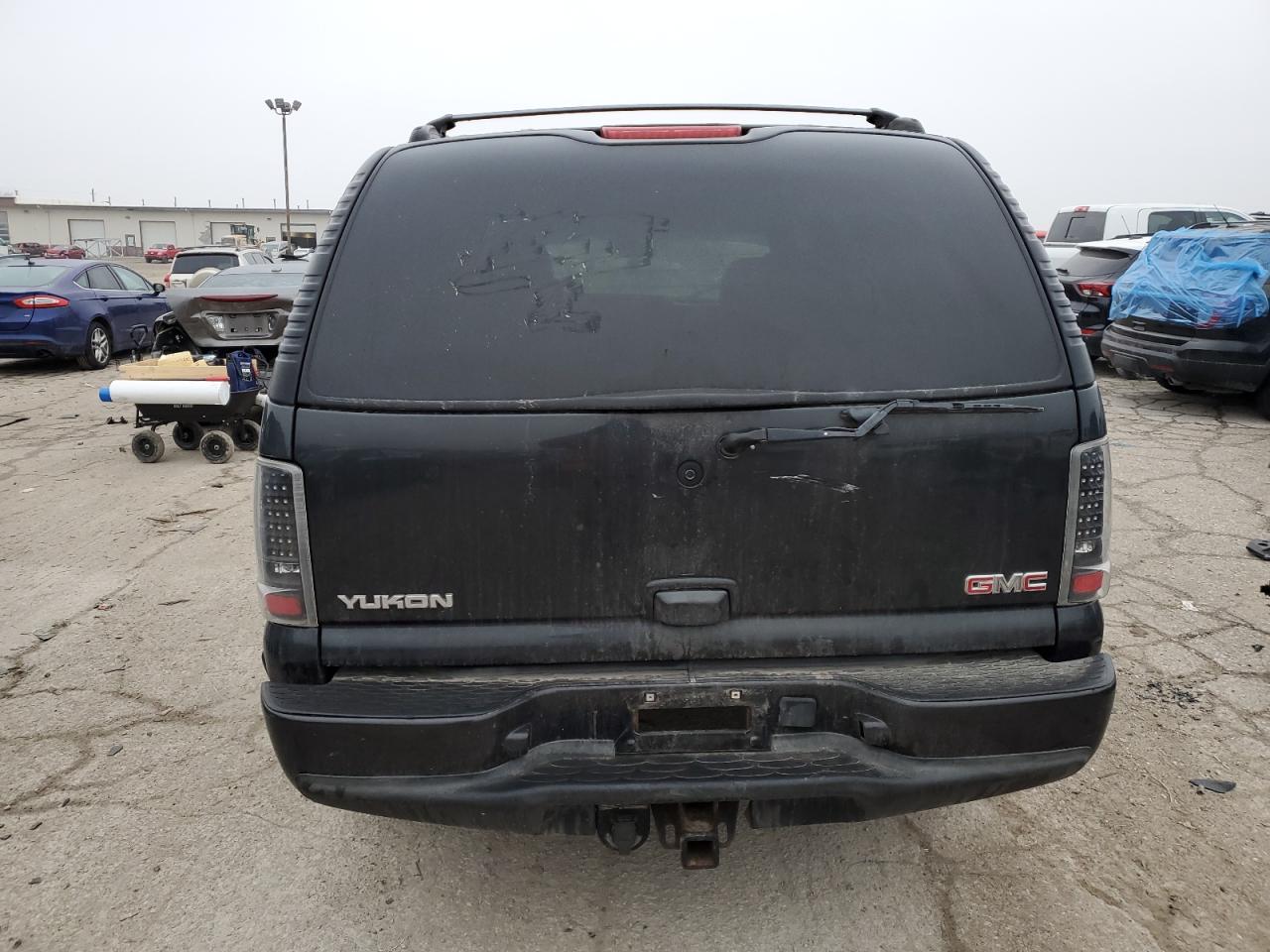 2004 GMC Yukon - Image 6