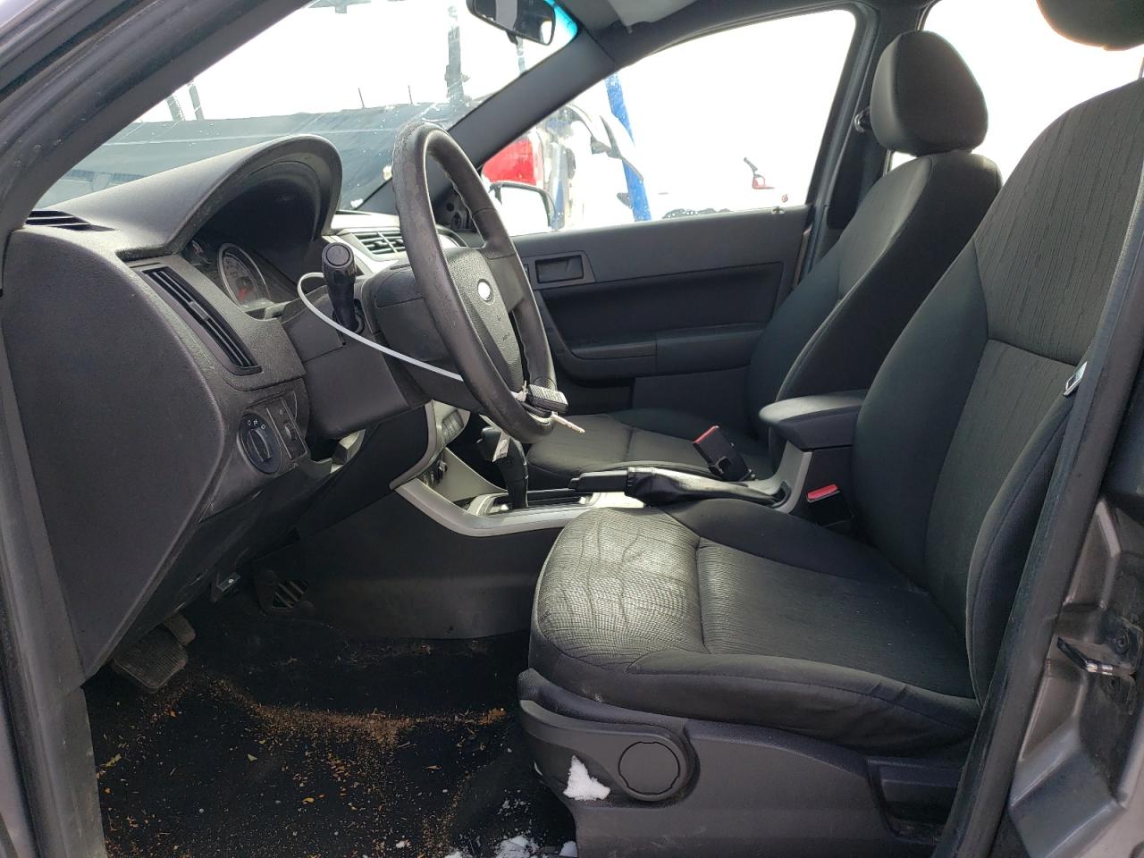 2010 Ford Focus - Image 7
