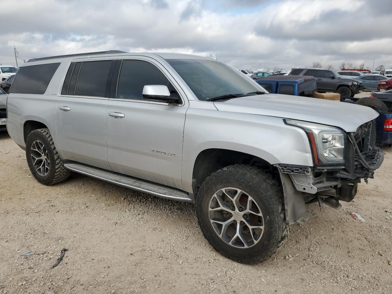 2016 GMC Yukon - Image 4