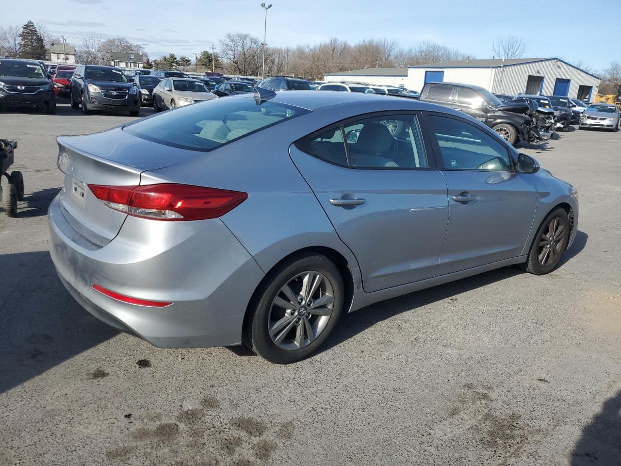 2017 Hyundai Elantra - Image 3