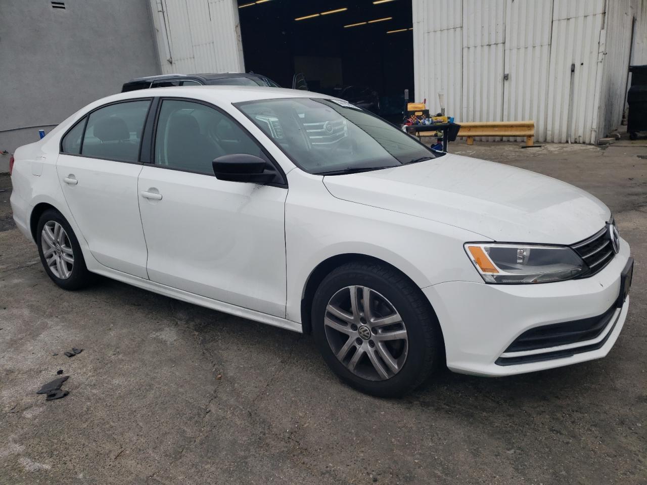 2015 Volkswagen Jetta - Image 4