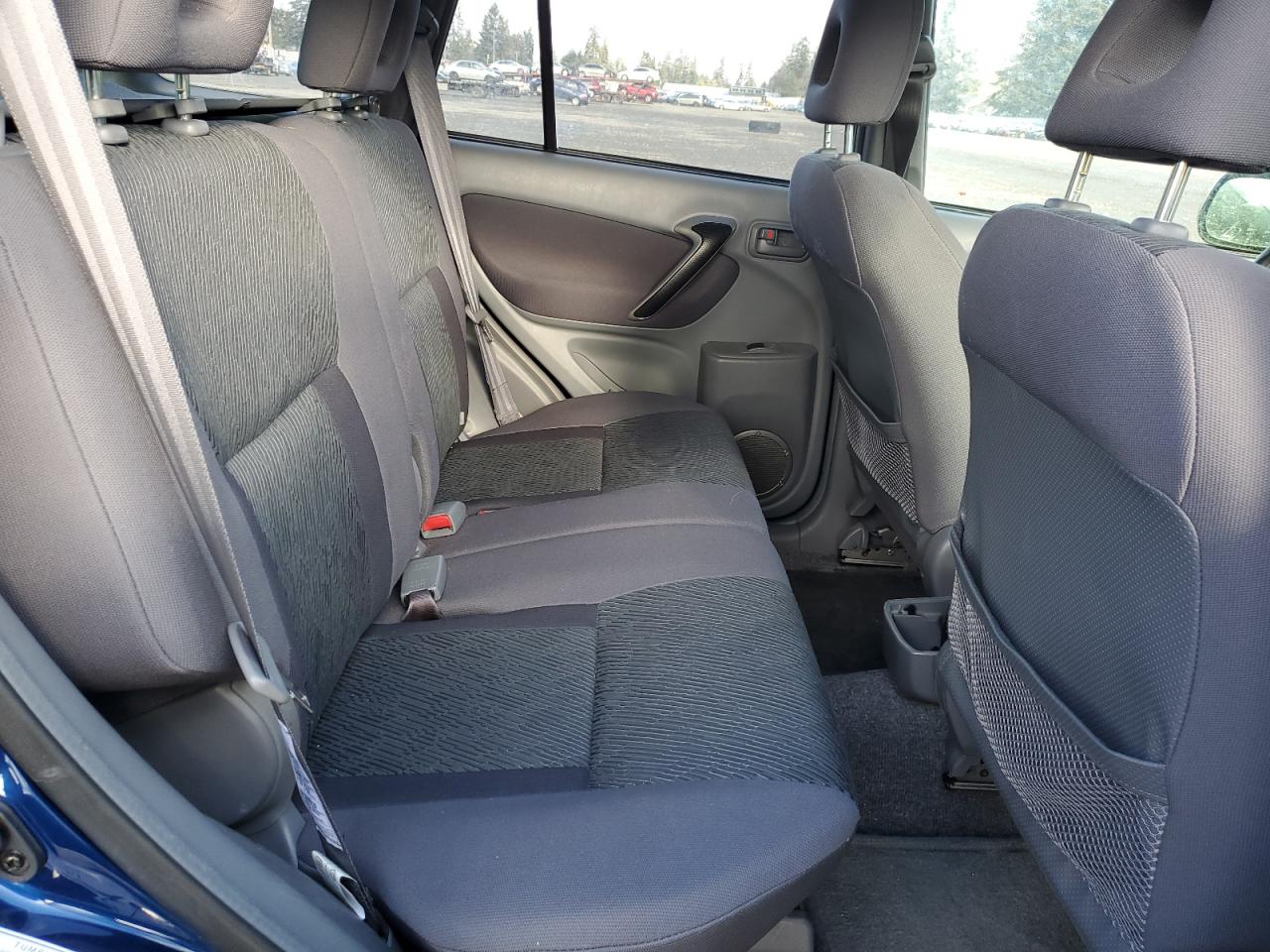 2003 Toyota RAV 4 - Image 11