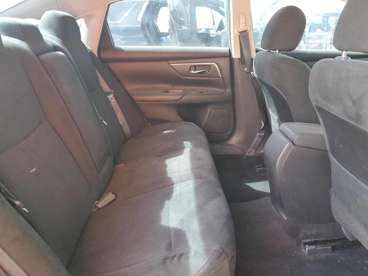 2015 Nissan Altima - Image 10