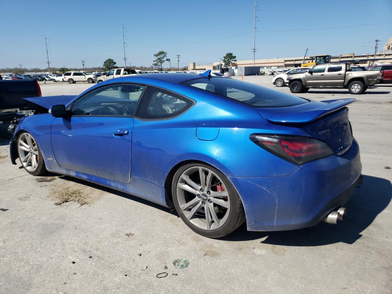 2010 Hyundai Genesis - Image 2