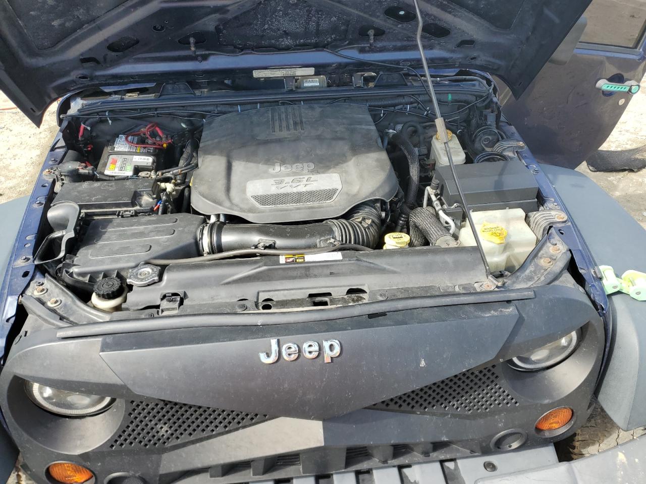 2013 Jeep Wrangler - Image 11