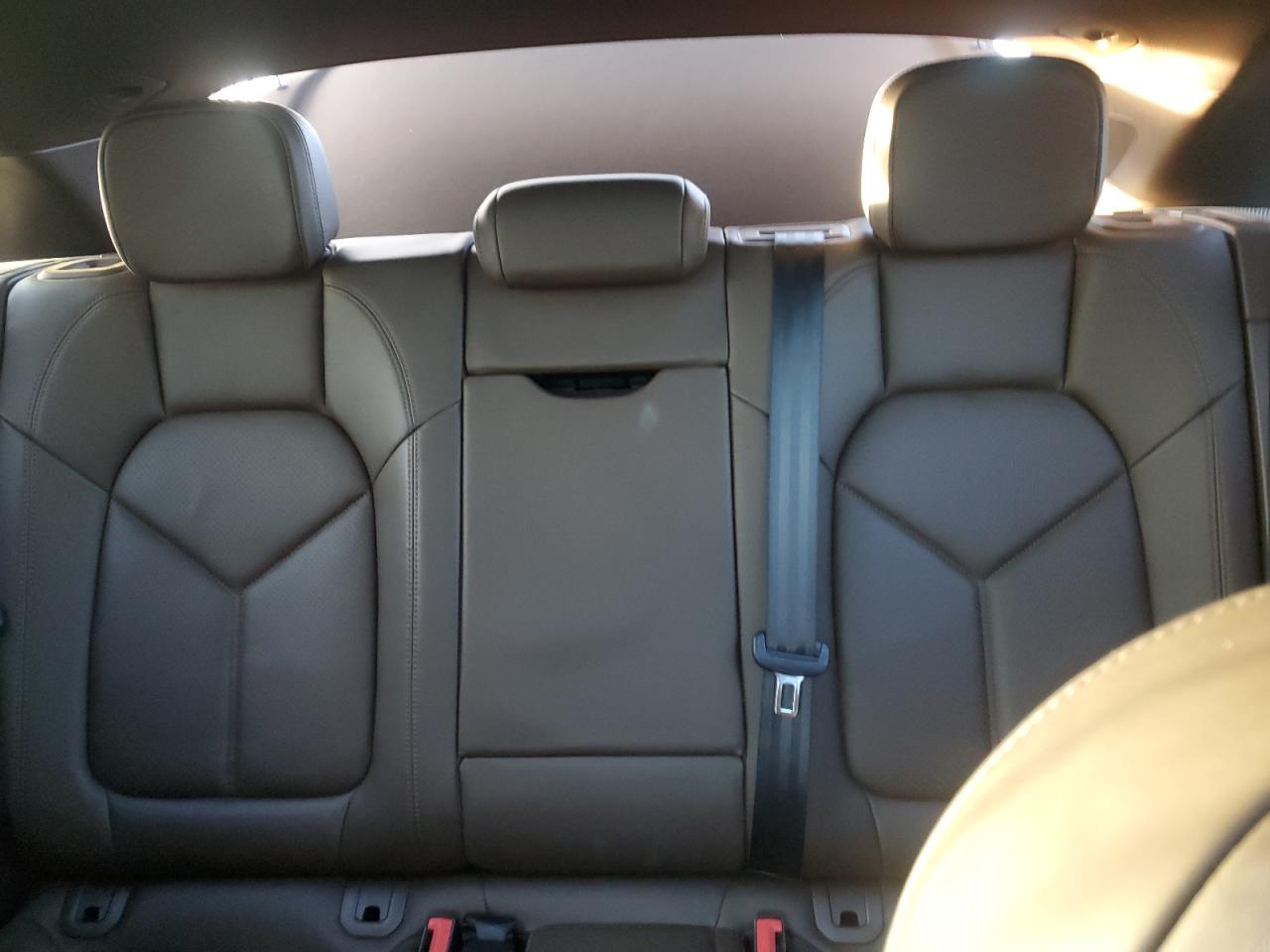 2016 Porsche Macan - Image 10