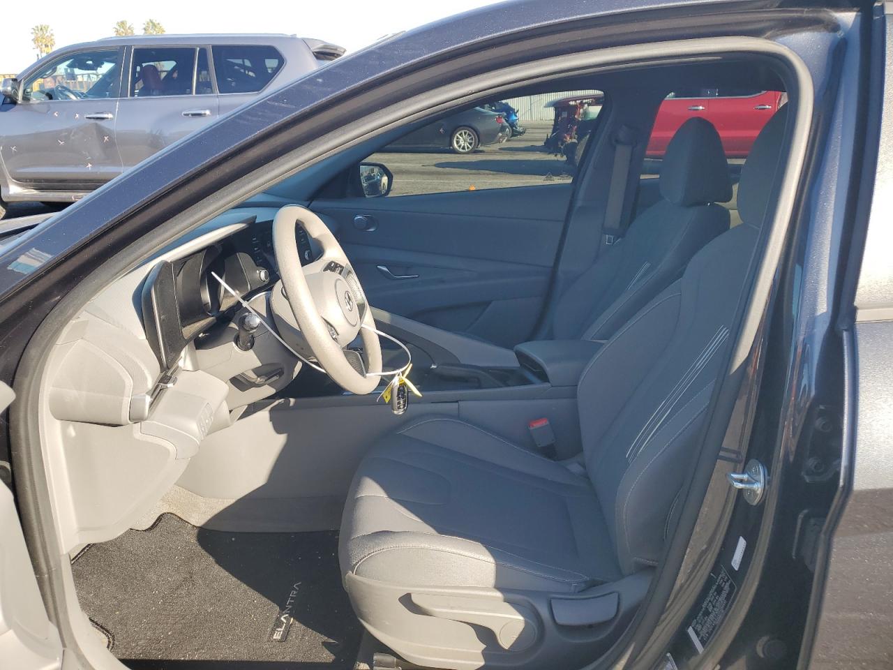 2023 Hyundai Elantra - Image 7