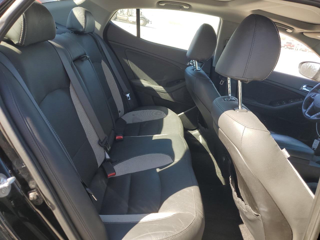 2012 Kia Optima - Image 10
