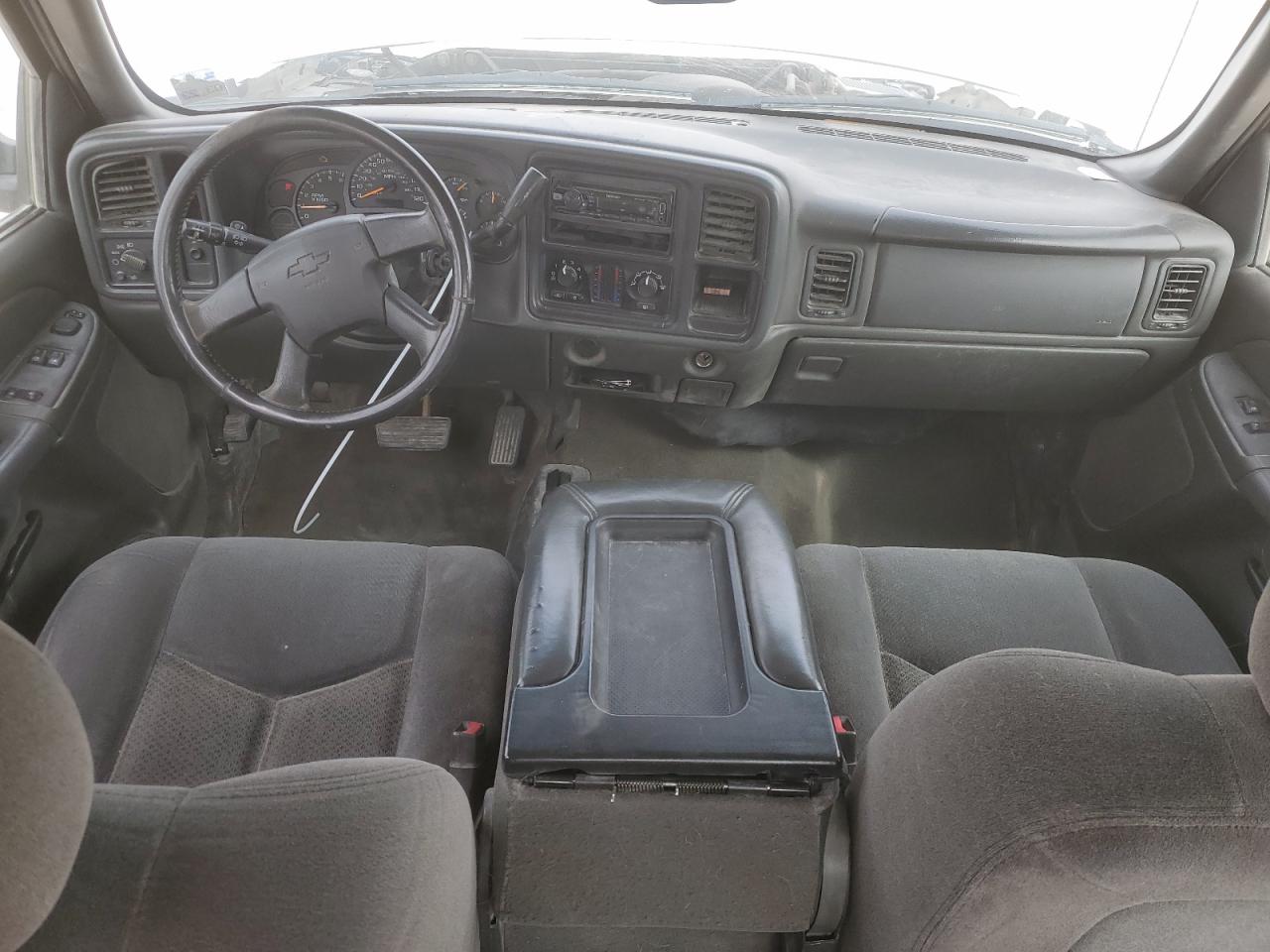 2005 Chevrolet Silverado - Image 8